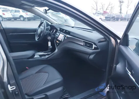 2020 Toyota Camry Se z USA, uszkodzony, nr VIN 4T1G11AK4LU384455